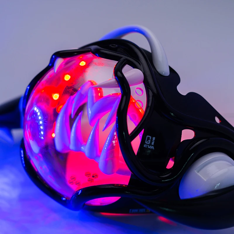 Máscara mecánica LED estilo Cy - Tech Wear Accessories reseña y precio